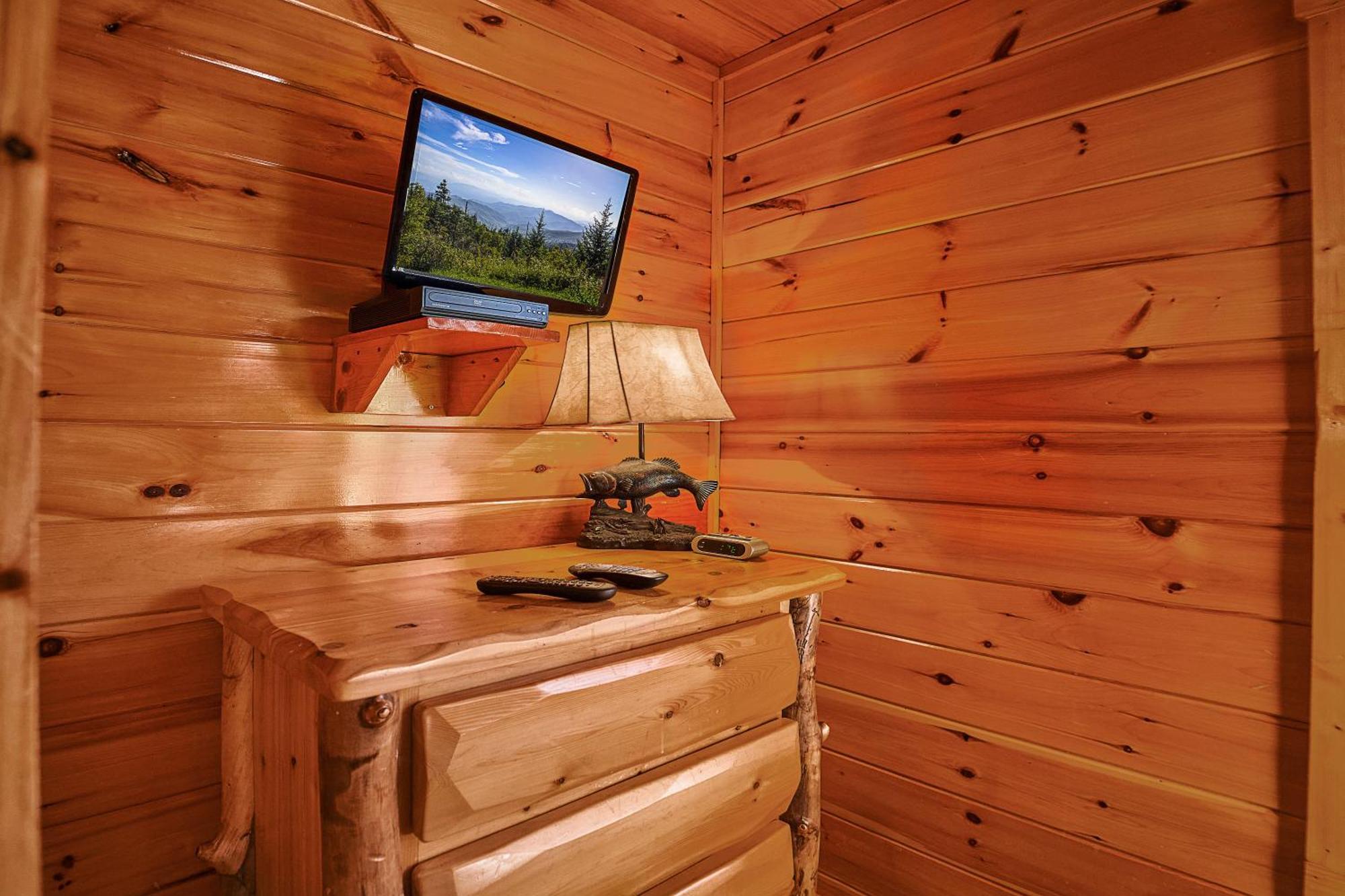 Snuggled Inn Holiday Home Гатлинбург Экстерьер фото
