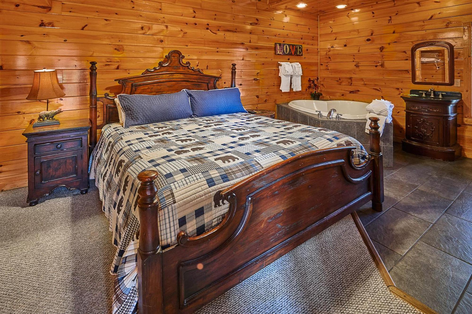 Snuggled Inn Holiday Home Гатлинбург Экстерьер фото