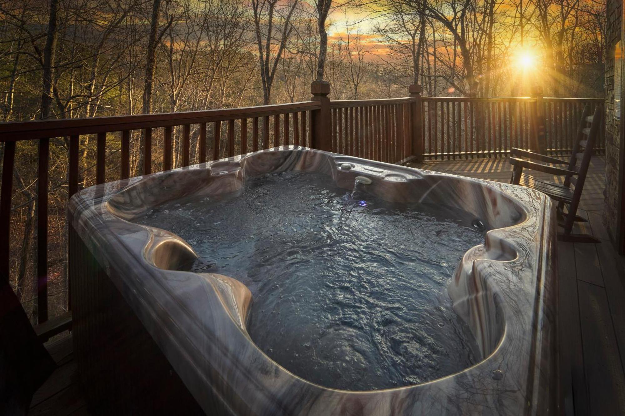 Snuggled Inn Holiday Home Гатлинбург Экстерьер фото